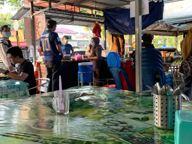 Nasi Lemak Mek Sambal Warisan Food Photo 16