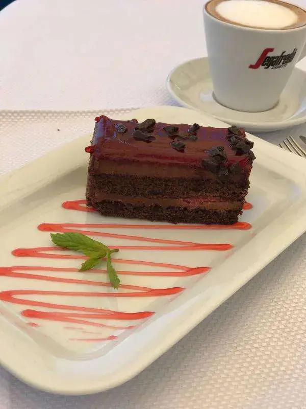 Verano Cafe & Bistro'nin yemek ve ambiyans fotoğrafları 54