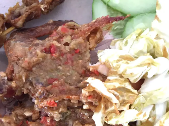 Gambar Makanan Ayam Gepuk Sambal Bawang Pak Gembus 15