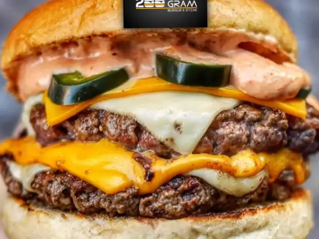 Burger & Sausage 200 Gram'nin yemek ve ambiyans fotoğrafları 11