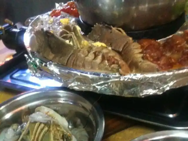 Malay Steamboat And Bbq Food Photo 3