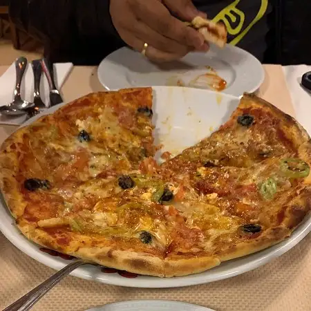 Ozi Pizza and Pasta'nin yemek ve ambiyans fotoğrafları 10