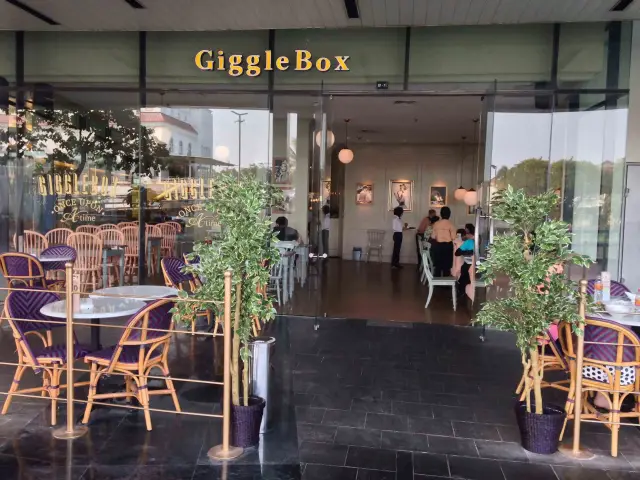 Gambar Makanan Giggle Box Cafe & Resto 7