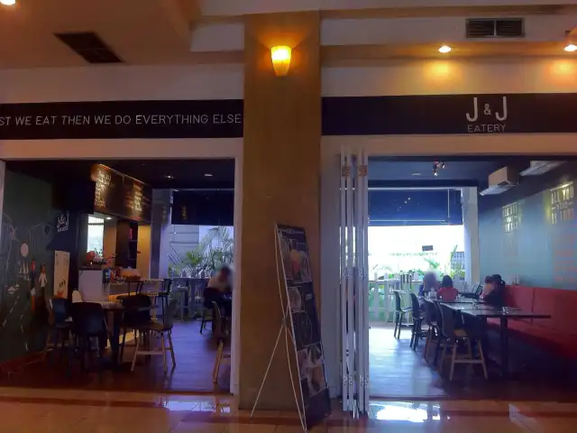 Gambar Makanan J & J Eatery 12