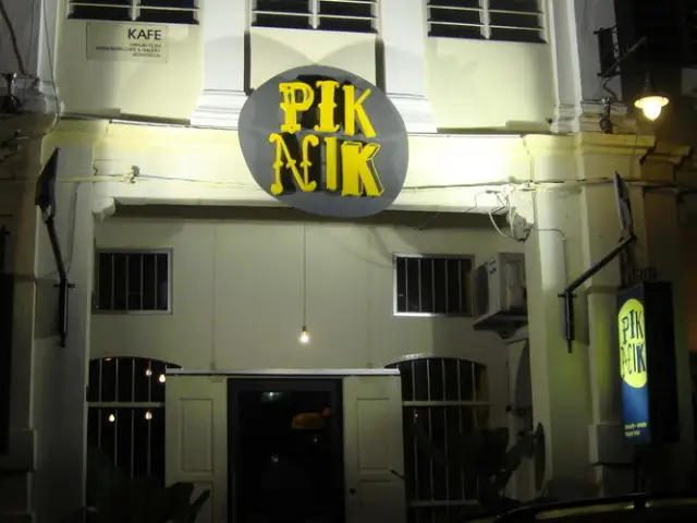 PikNik Cafe Food Photo 1
