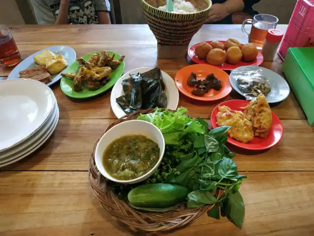 Gambar Makanan RM Sari Rasa (Sambel Hejo) 8