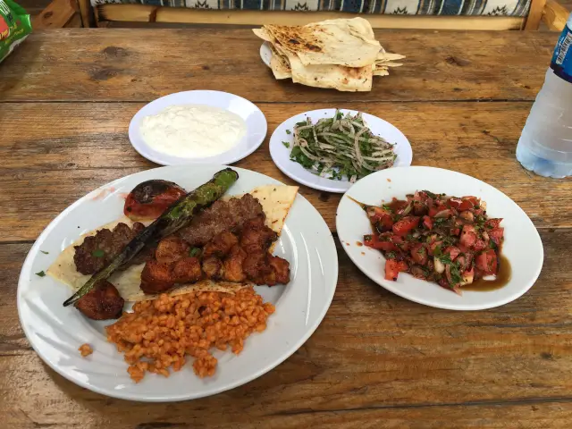 Kilisli Cahit Usta Kebap Ve Lahmacun Evi'nin yemek ve ambiyans fotoğrafları 22