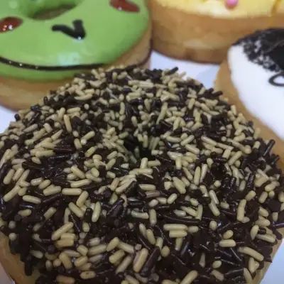 Donat Madu Cihanjuang