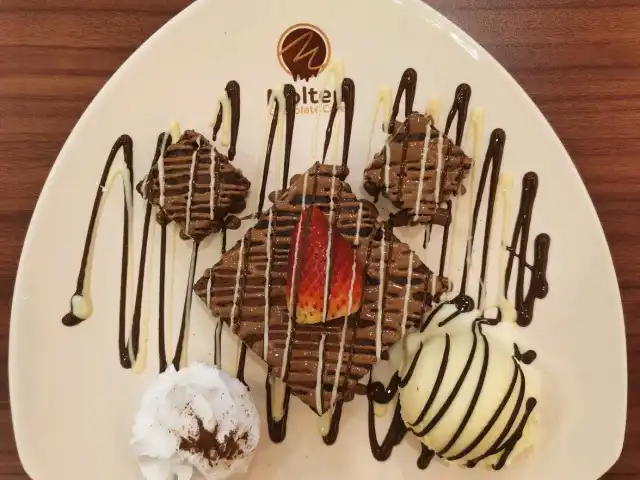 Molten Chocolate Cafe Food Photo 9