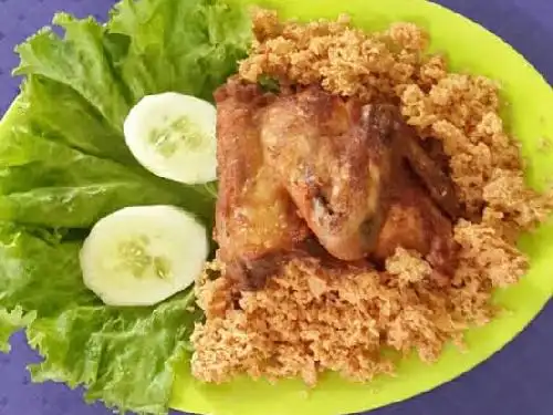 nasi uduk ayam goreng pecel lele podok pinang