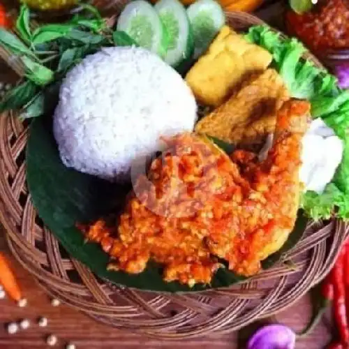 Gambar Makanan Ayam Kremes & Sayur Asem Bintaro 3