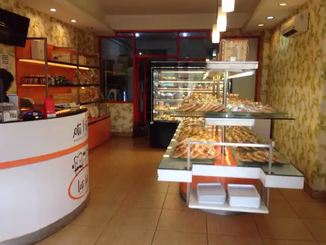 Loti Loti Bakery terdekat - Restoran dan Tempat Makan Roti terdekat di ...