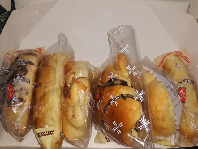 Gambar Makanan Holland Bakery 15