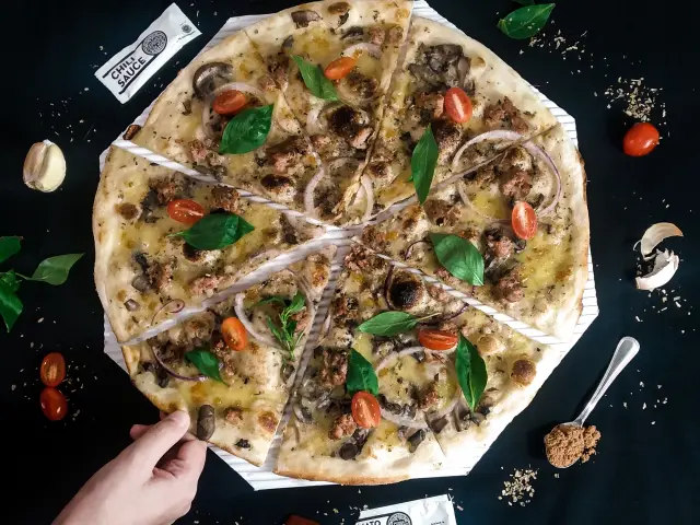 Gambar Makanan Pizza Marzano 7