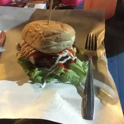 Deen Burger Bakar