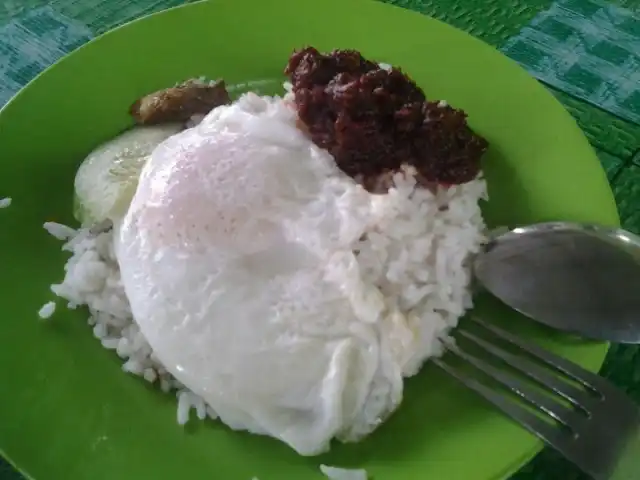 nasi lemak ikan masin Food Photo 13