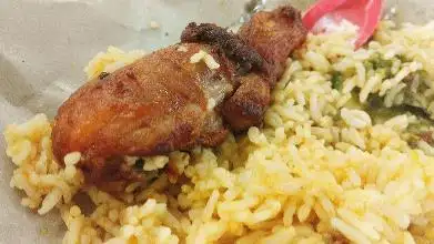 Zuki's Nasi Kukus Ayam Berempah