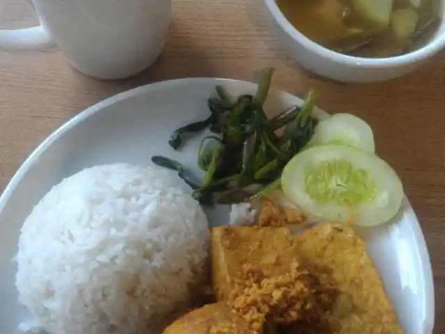 Gambar Makanan Ayam Goreng Bumbu Warisan 2