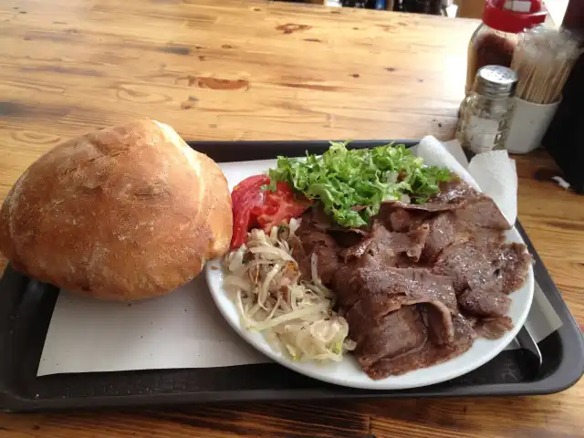 Zeytin Dalı Dönercisi'nin yemek ve ambiyans fotoğrafları 1