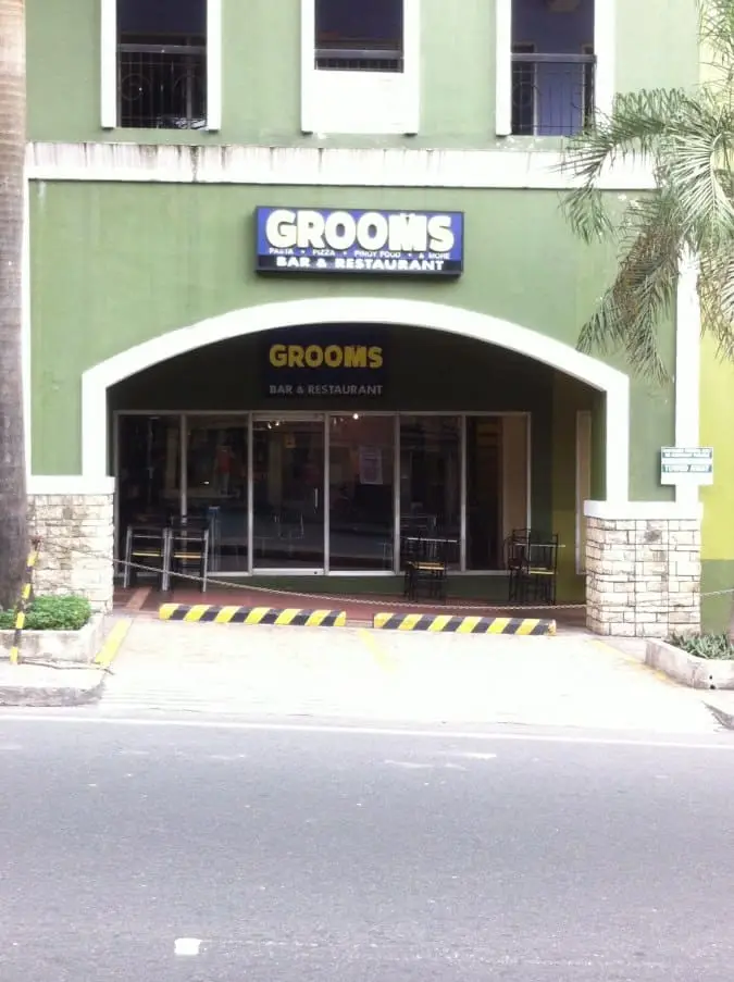 Grooms Bar and Restaurant
