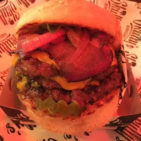 Skully's Burgers'nin yemek ve ambiyans fotoğrafları 16