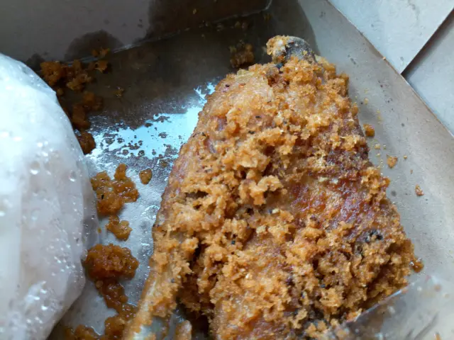 Gambar Makanan Ayam Goreng Suharti 2