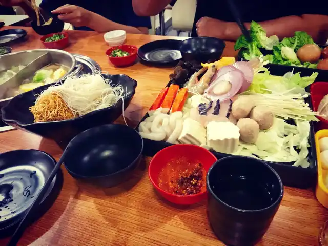 There's a Hot Pot Restaurant Food Photo 4