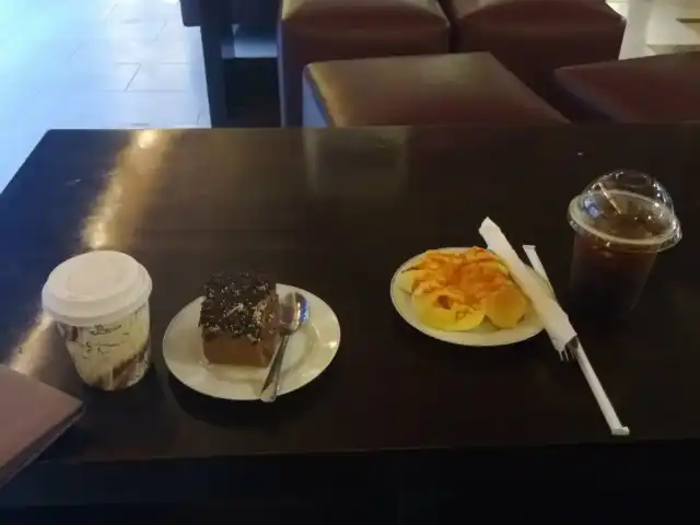 Gambar Makanan V-Nice Bakery, Coffee And Donuts 6