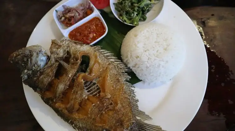 Gambar Makanan Warung Mina Peguyangan 16