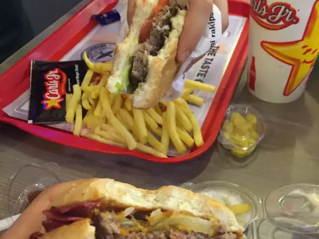 Carl's Jr.'nin yemek ve ambiyans fotoğrafları 28