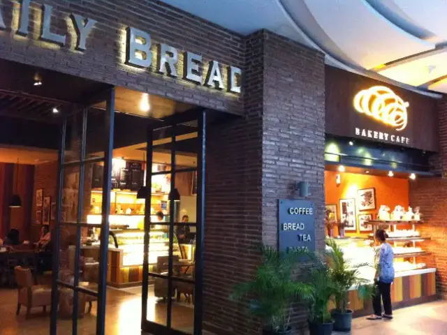 Gambar Makanan Daily Bread Bakery Cafe 8