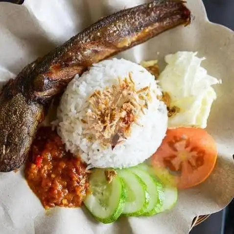 Gambar Makanan Pecel Lele Candra Cipayung 2