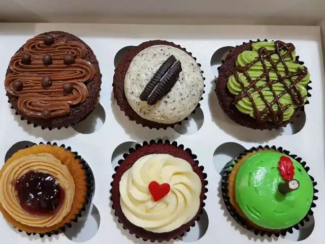 Gambar Makanan Twelve Cupcakes 10