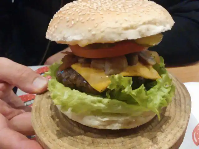 Beeves Burger & Steakhouse'nin yemek ve ambiyans fotoğrafları 7