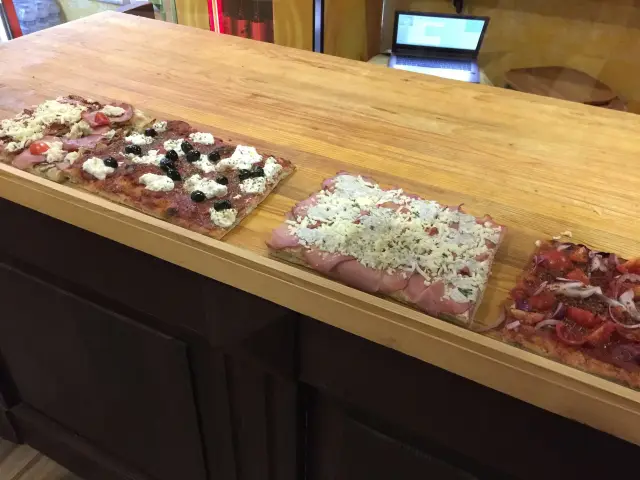 Pizzeria Luna Romana'nin yemek ve ambiyans fotoğrafları 6