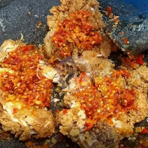 Gambar Makanan Sego Sambel Cowek Ireng, Ayam Goreng Dan Ayam Geprek 3 Bersaudara, Taman 10