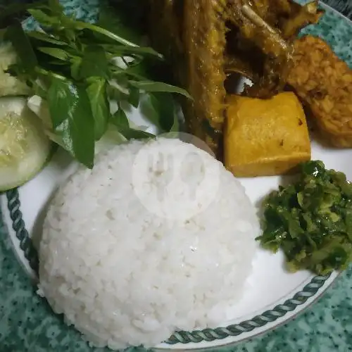 Gambar Makanan Bebek Sambel Ijo Tangkot X Warkop Katakata, Jl. Mochamed Yamin 1