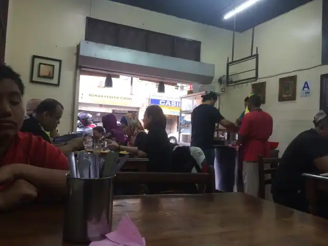 Kedai Makan Station Bas