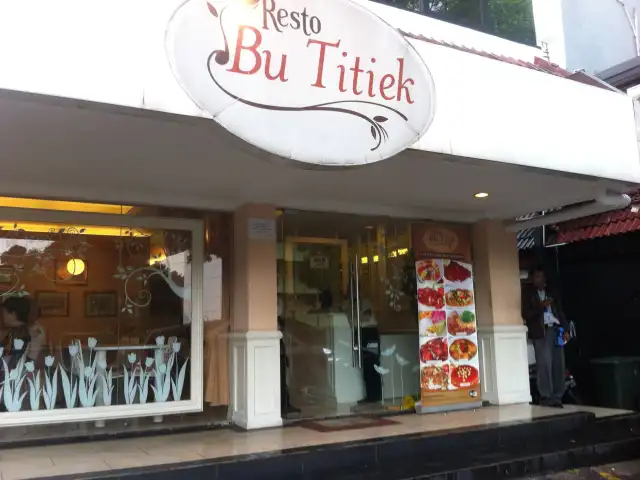 Gambar Makanan Resto Bu Titiek 4