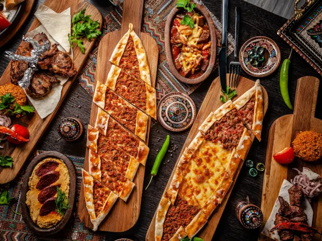 Safir Pide & Pizza'nin yemek ve ambiyans fotoğrafları 1