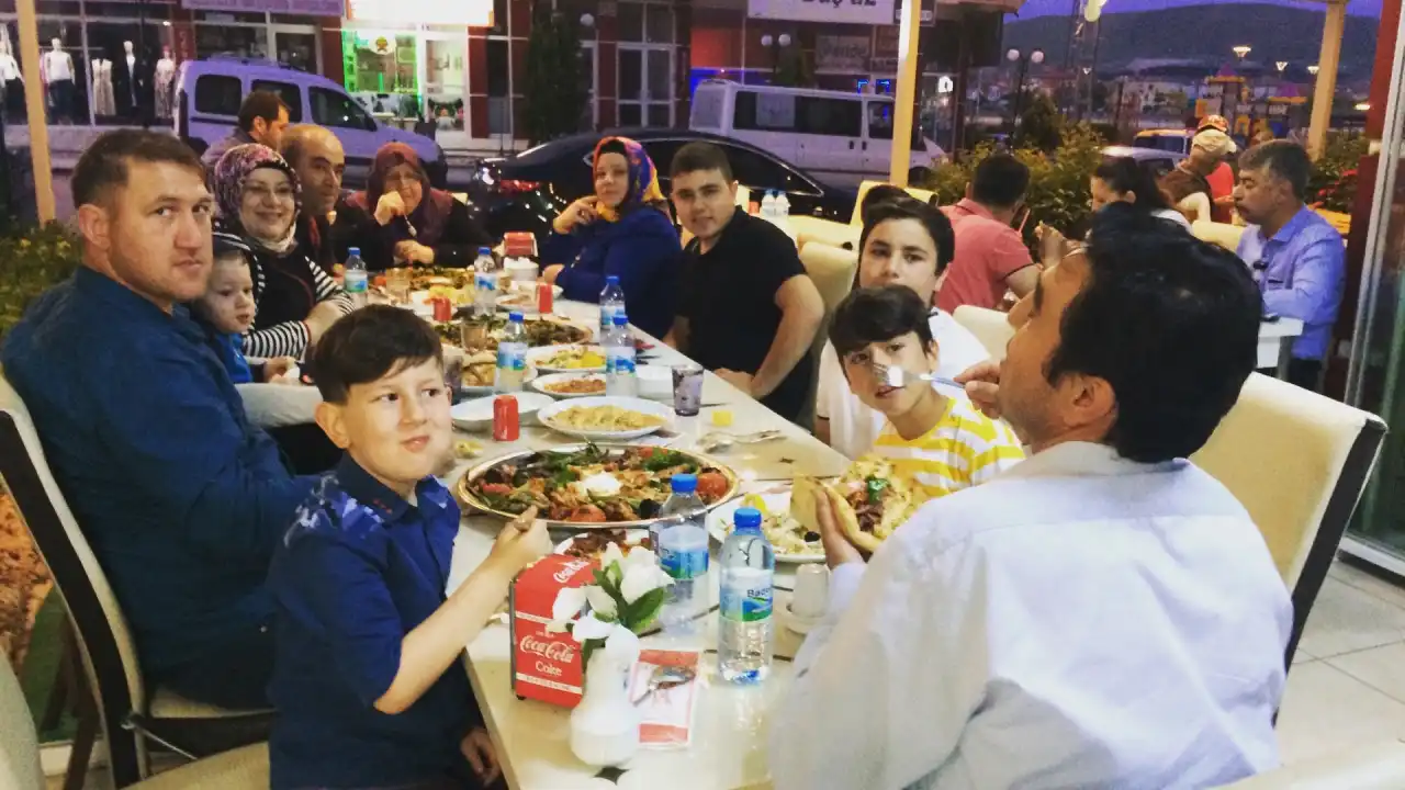 lale huzur pide ve kebap salonu