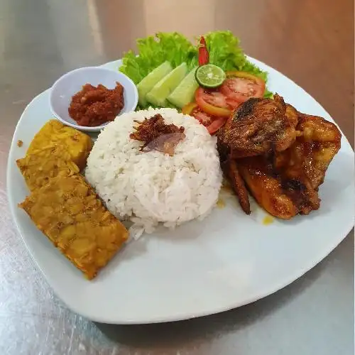 Gambar Makanan Ayam Goreng Kusnadi 3