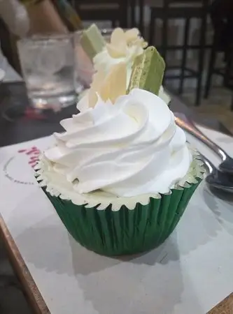 Yolks Flower Cafe + Cupcakery Food Photo 1