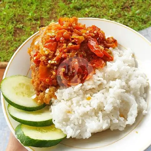 Gambar Makanan Ayam Goreng Pejantan Momski Yuga, Gang Sukaresik 3 (Gang Pojok) 6