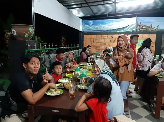 Gambar Makanan Ayam Betutu Hobby Mangan 12