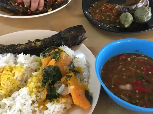 Restoran Ikan Bakar Jalan Kuching