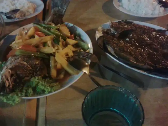 Putera Duyong Medan Ikan Bakar Kuala Dungun Food Photo 9