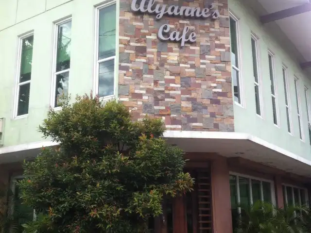 Alyanne's Cafe Food Photo 3
