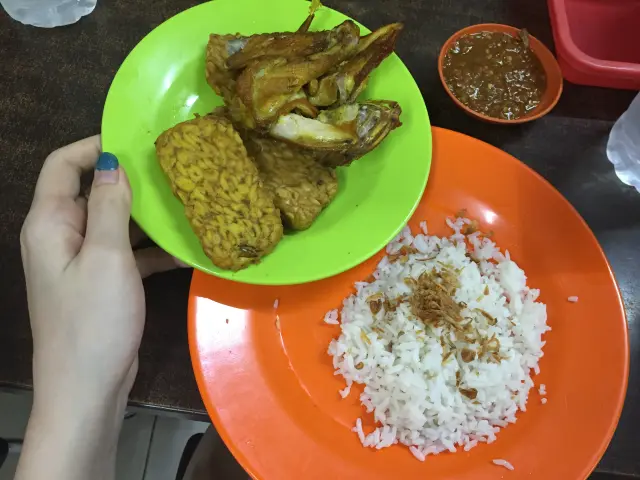 Gambar Makanan Nasi Uduk Kebon Kacang Gang 3 2