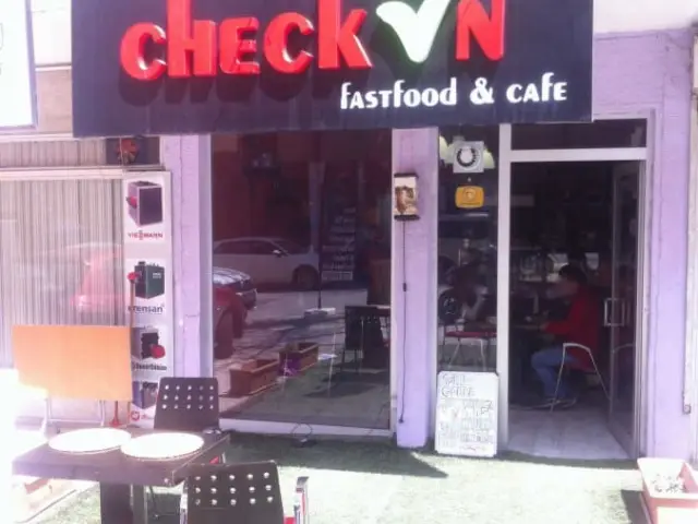 Check in Fastfood & Cafe'nin yemek ve ambiyans fotoğrafları 3